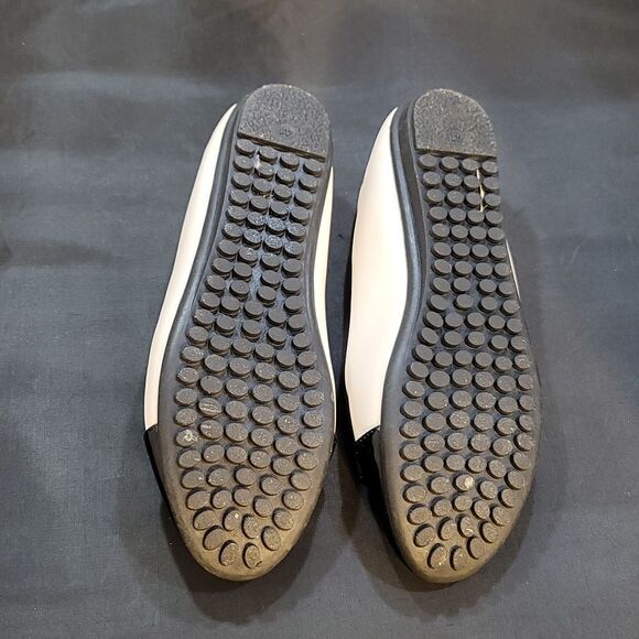 WOMEN ROUND TOE BOW DECOR TWO TONE BALLET FLATS - Picture 14 of 15